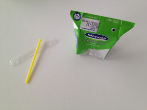 Começa por se espalmar em cima